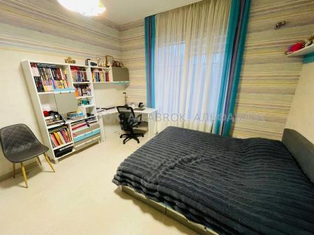 Продам 3-комнатную квартиру