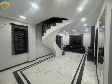 Продам 2-поверховий будинок