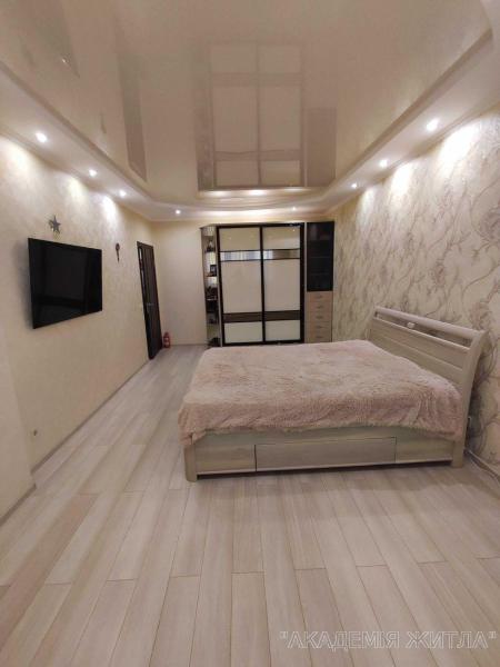 Продам 3-комнатную квартиру в новостройке