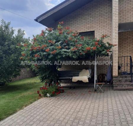 Продам 2-поверховий будинок