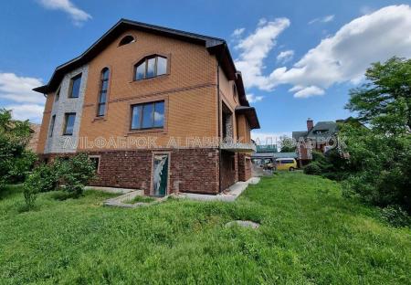 Продам 2-поверховий будинок