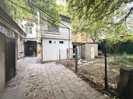 Продам 3-поверховий будинок