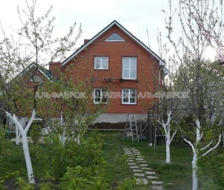 Продам 3-поверховий будинок