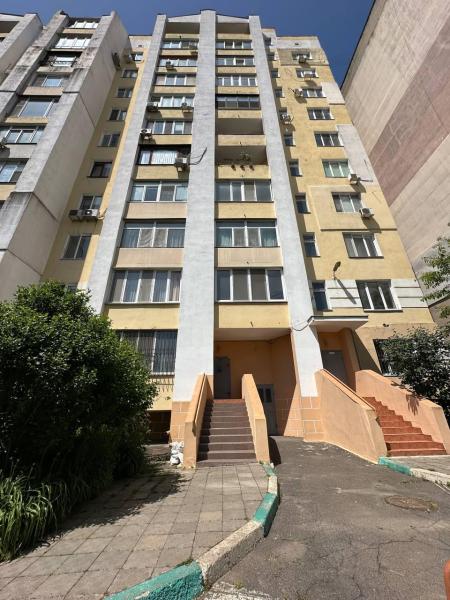 Продам 2-комнатную квартиру