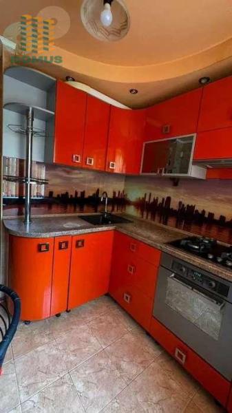 Продам 3-кімнатну квартиру