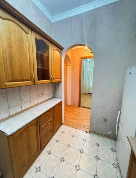Продам 4-кімнатну квартиру