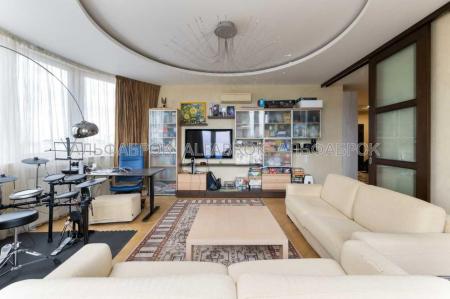 Продам 3-кімнатну квартиру в новобудові
