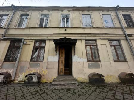 Продам офис в многоквартирном доме