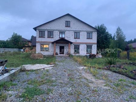Продам 2-поверховий будинок