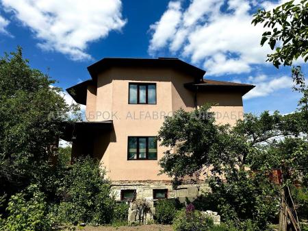 Продам 2-поверховий будинок