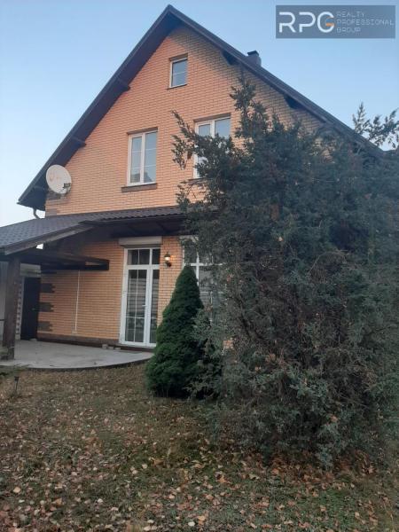 Продам 2-поверховий будинок