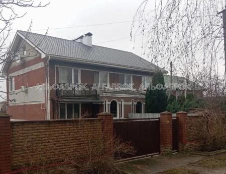 Продам 2-поверховий будинок