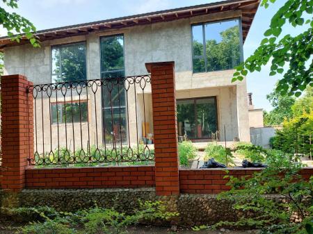 Продам 2-поверховий будинок