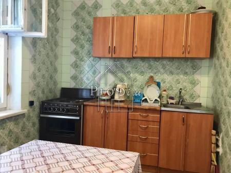 Продам 4-кімнатну квартиру