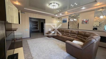 Продам 4-комнатную квартиру