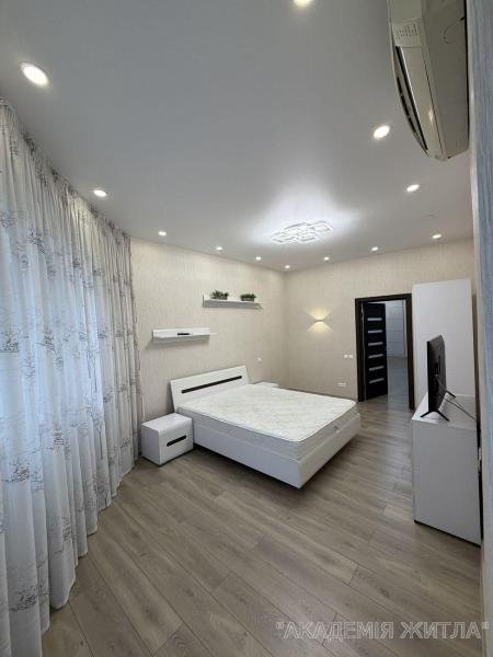 Продам 3-комнатную квартиру в новостройке, ЖК&nbsp;Изумрудный