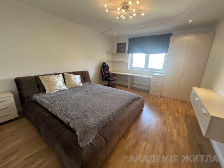 Продам 3-комнатную квартиру в новостройке, ЖК&nbsp;Голосеево