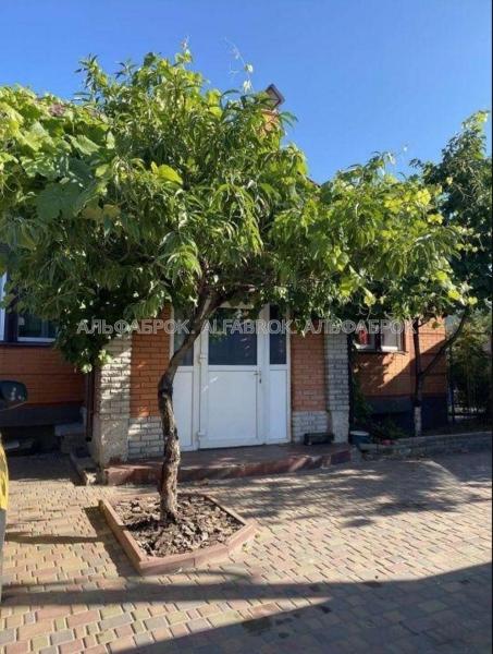 Продам 2-поверховий будинок