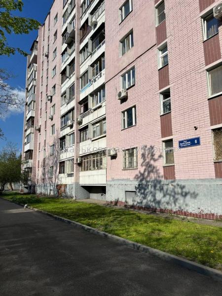 Продам 5-комнатную квартиру