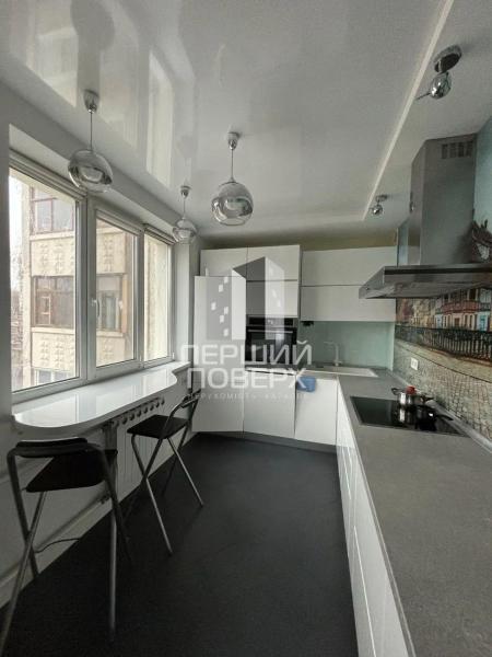 Продам 3-кімнатну квартиру