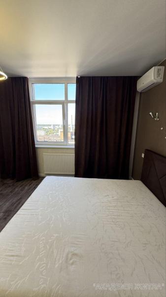 Продам 2-комнатную квартиру в новостройке, ЖК Варшавский 3