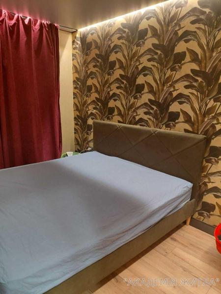 Продам 4-комнатную квартиру