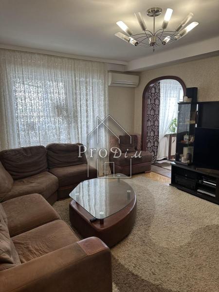 Продам 3-кімнатну квартиру
