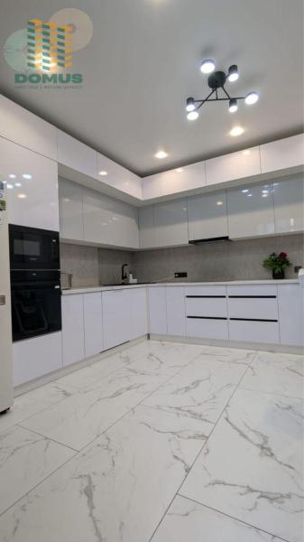 Продам 3-кімнатну квартиру, ЖК Розенталь