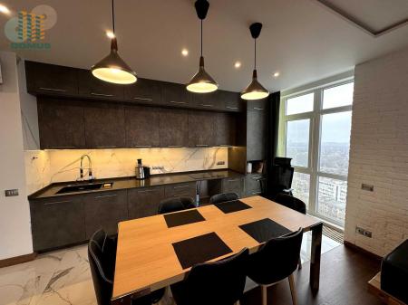Продам 3-кімнатну квартиру, ЖК «Чотири сезони»
