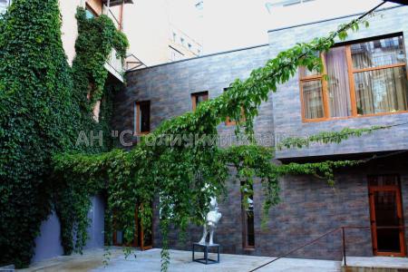 Продам офісна будівля