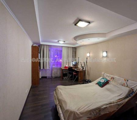 Продам 3-кімнатну квартиру