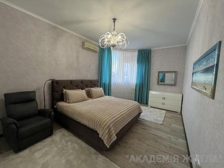 Продам 3-комнатную квартиру в новостройке, ЖК «Оазис»