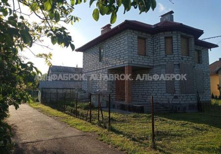 Продам 2-поверховий будинок