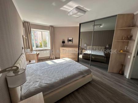 Продам 3-кімнатну квартиру