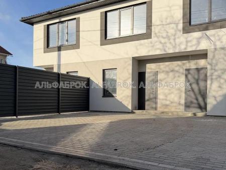 Продам 2-поверховий будинок