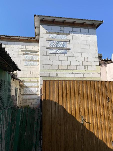 Продам частину 2-поверхового будинку