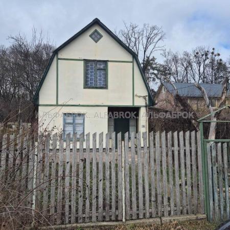 Продам 2-поверховий дачний будинок