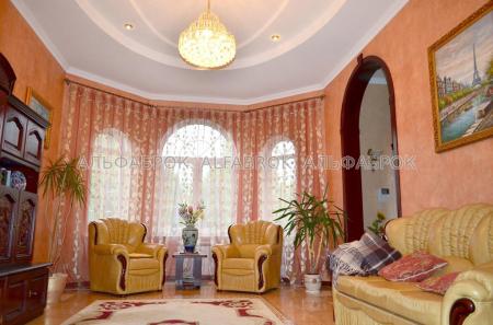 Продам 2-поверховий будинок