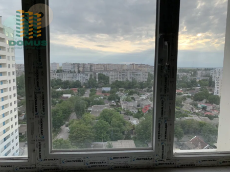Продам 2-кімнатну квартиру, ЖК «Вернісаж»