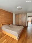 Продам 2-кімнатну квартиру, 77.50 м², євроремонт