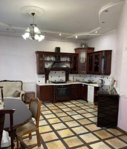 Продам 2-этажный дом