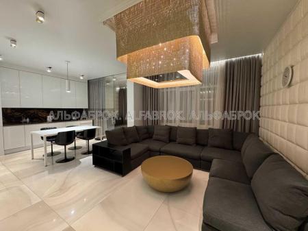 Продам 4-кімнатну квартиру