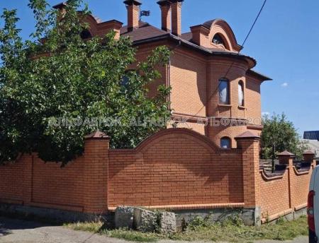 Продам 2-поверховий будинок