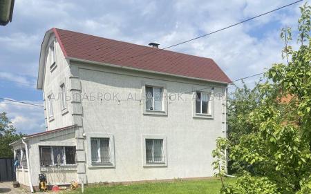 Продам 3-поверховий будинок