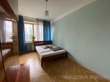 Продам 4-комнатную квартиру