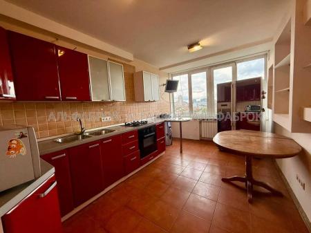 Продам 5-комнатную квартиру