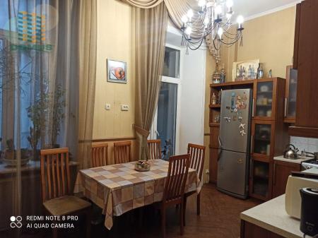 Продам 4-кімнатну квартиру