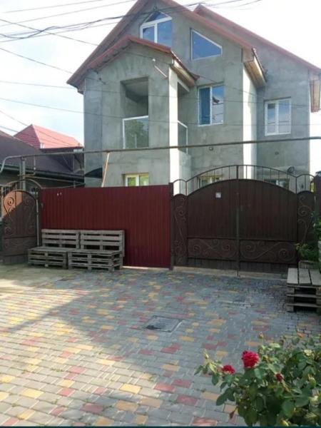 Продам 2-этажный дом