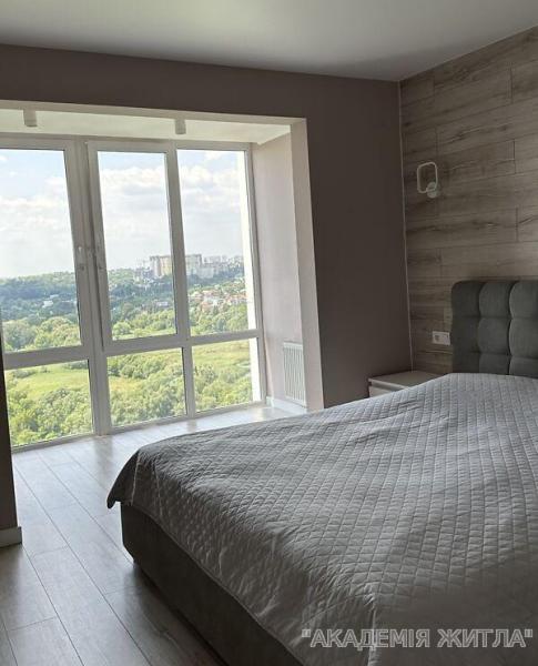 Продам 3-комнатную квартиру в новостройке, ЖК The Lakes