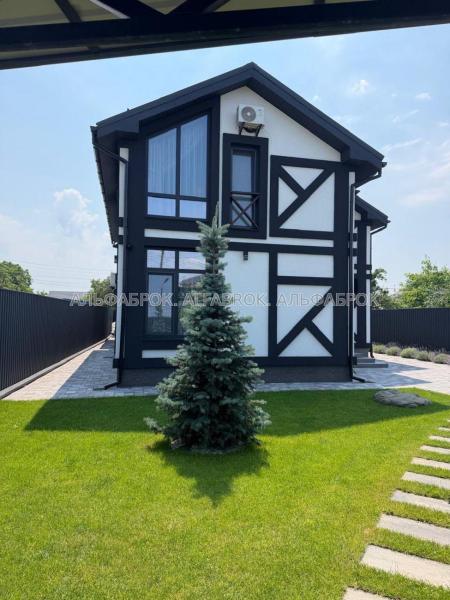 Продам 2-поверховий будинок